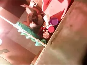 Kiara Edwards phóng  ...