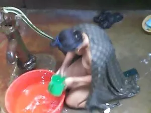 Khiêm tốn maid là bị ...