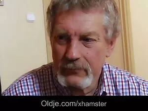 Diễn tóc vàng, Court ...